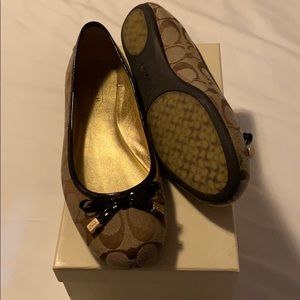 Perfect work shoes. Flats